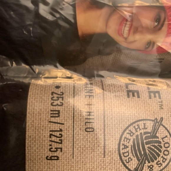 NWT Loops & Threads Impeccable Yarn 4.5oz pack of 3 wine ❤️ navy blue green - Picture 10 of 16